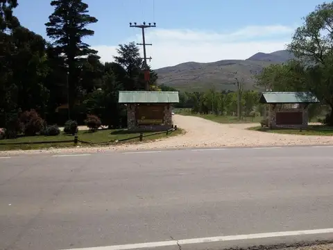 LOTE EN VILLA LA GRUTA , VISTA AL ARROYO Y SIERRAS