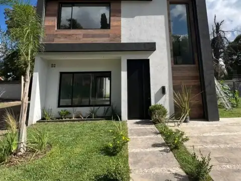 Casa 4 ambientes con 3 baños