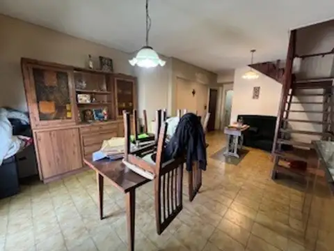 Depto Tipo Casa 4 ambientes con 3 baños