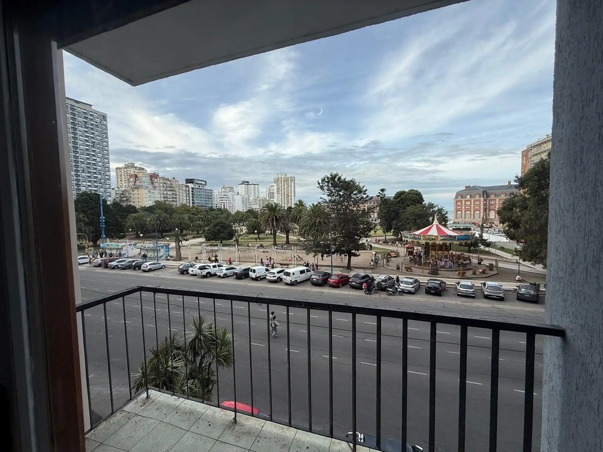 Depto 3 amb, 87m² con cochera y balcón — Plaza Colón