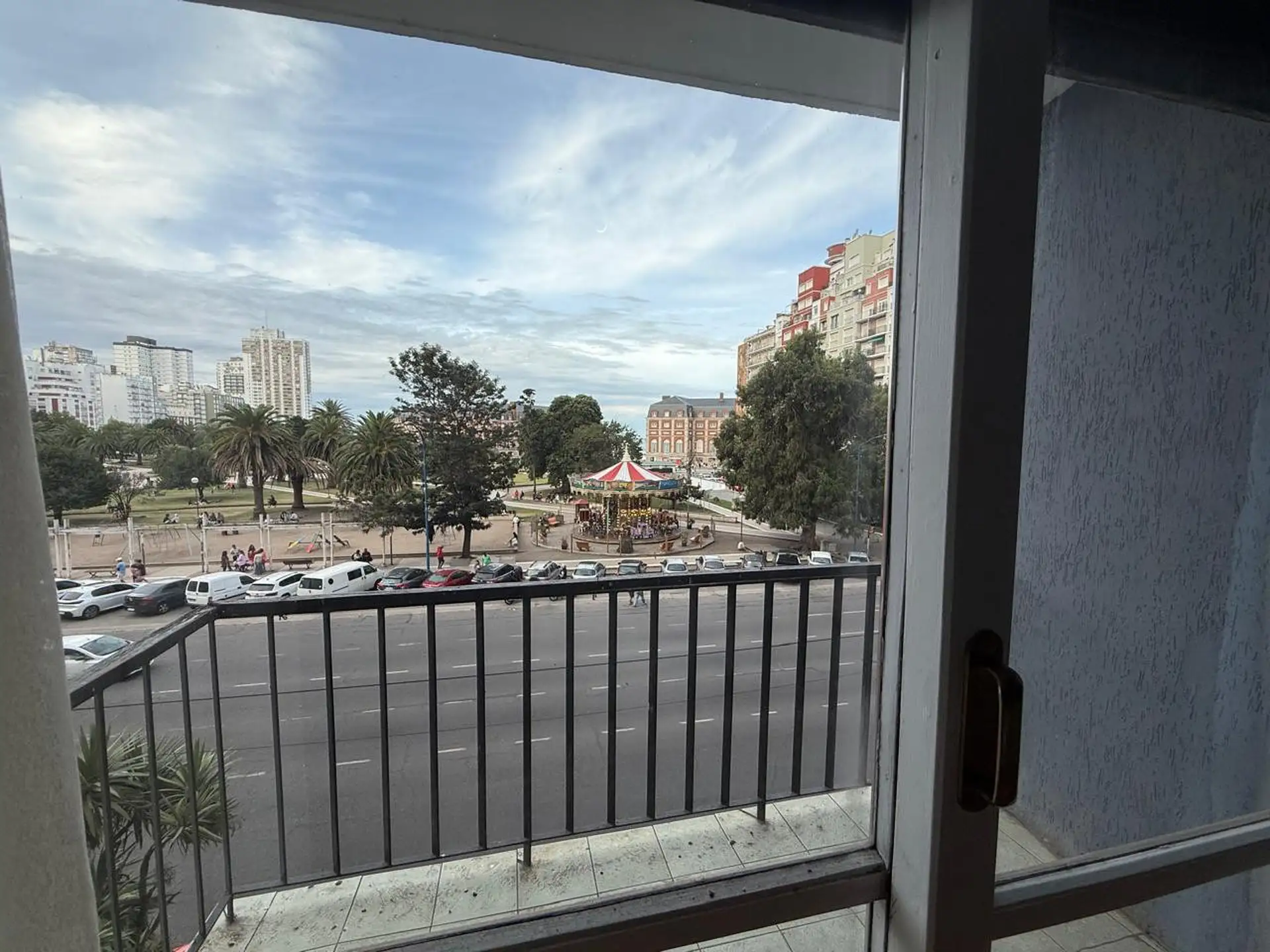Depto 3 amb, 87m² con cochera y balcón — Plaza Colón