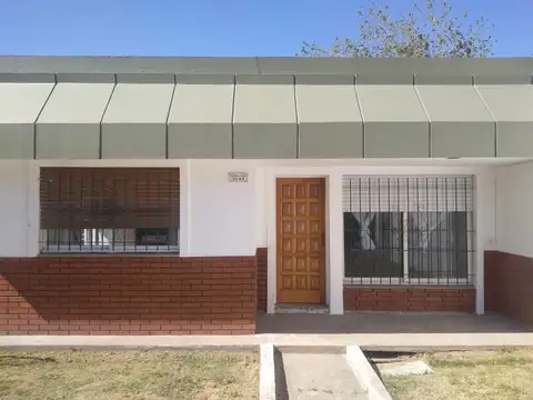 Amplia casa 3 dormitorios