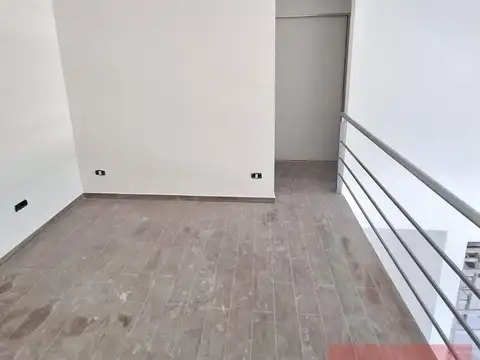 HERMOSO Y AMPLIO DEPTO. 2 AMBIENTES EN DUPLEX A ESTRENAR - OLIVOS