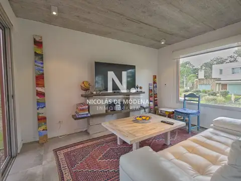Casa 4 ambientes con 3 baños