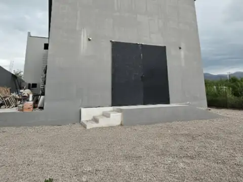 Galpon en Venta en San Lorenzo Chico, USD 420.000