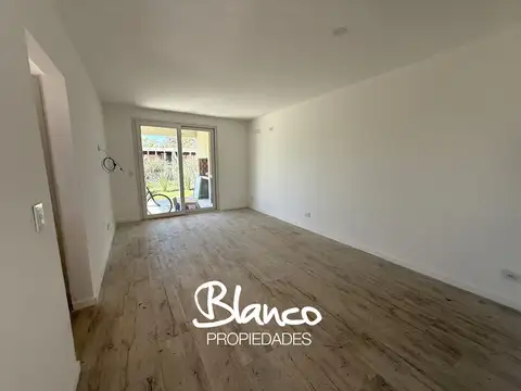 Departamento en Alquiler en La Lonja, USD 1.100