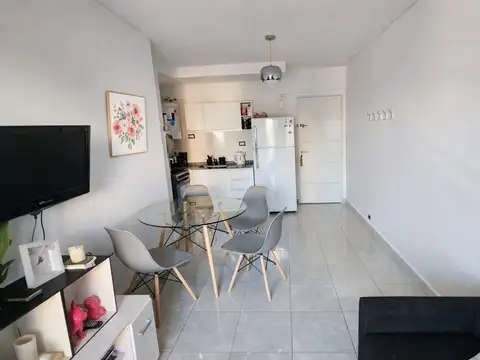 Av. Francia 1100, Piso 4