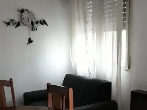Vendo Depto de 1 dormitorios Balcarce y Garibaldi