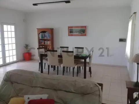 Mayor M. P. Lotufo 300, Piso 0