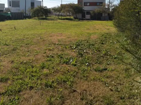 Terreno en Venta en Countries y Barrios Cerrados en La Plata, USD 78.000