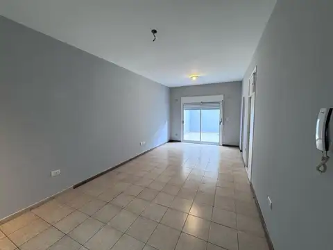 Departamento Monoambiente con Patio.