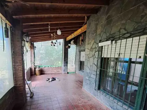 Casa 5 ambientes con 1 baño