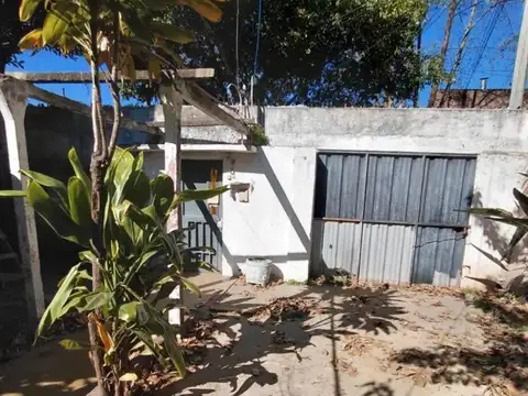 Casa 3 ambientes con 1 baño