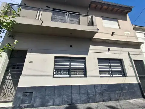 PH 4 AMBIENTES CON FONDO Y 2 PATIOS