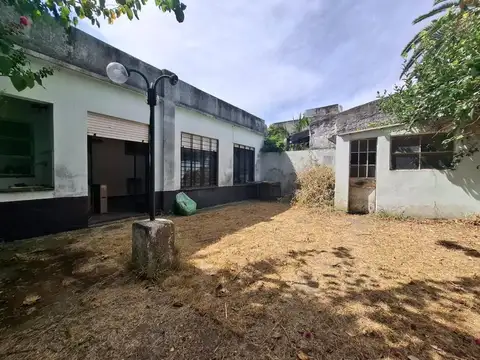 PH 4 AMBIENTES CON FONDO Y 2 PATIOS