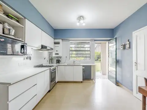 VENTA CASA 5 AMB. CON GRAN JARDIN BECCAR