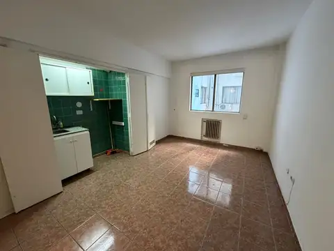 Monoambiente en excelente ubicación. Apto profesional.