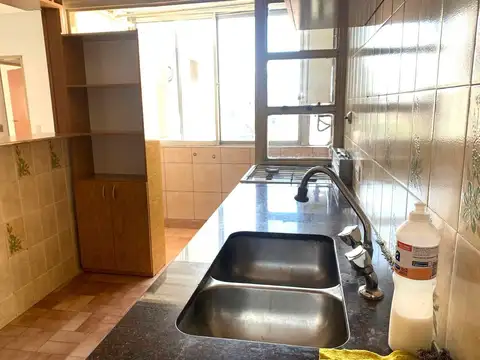 Departamento de 2 ambientes en ALQUILER- J. Mármol 2100-