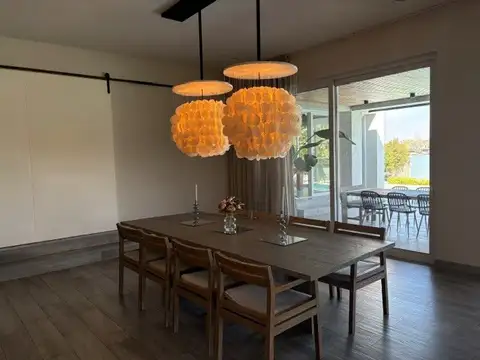 Casa 7 ambientes con 7 baños