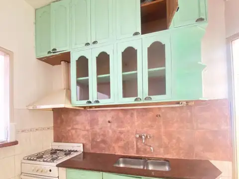 Departamento en Alquiler en Parque Chacabuco, $ 800.000