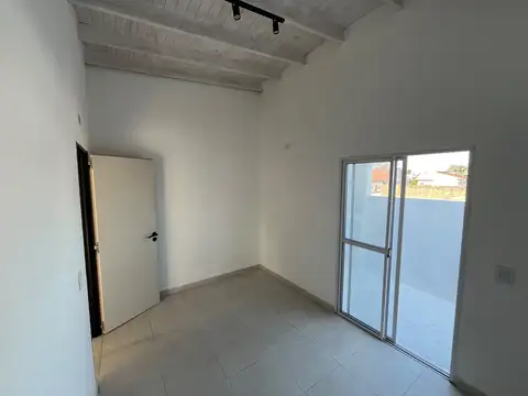 Depto Tipo Casa 2 ambientes con 1 baño