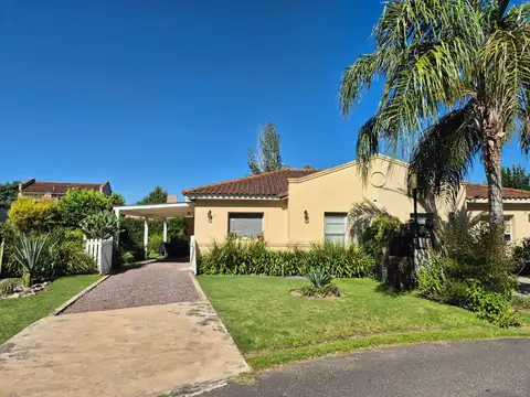 Venta Casa 3 ambientes Barrio La Candela, Champagnat, Pilar