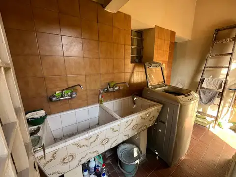 CASA A METROS DE PLANTA UNO