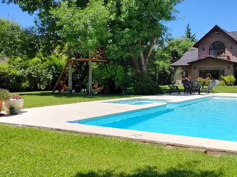 Casa 6 ambientes con 3 baños