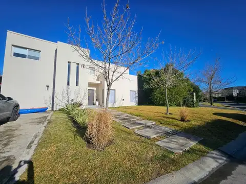 VENTA CASA 5 AMB- BARRIO SAN FRANCISCO - TIGRE