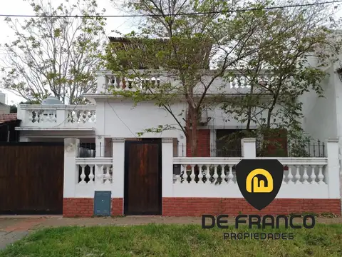 Venta -Casa  - Bella Vista .- 3 AMB