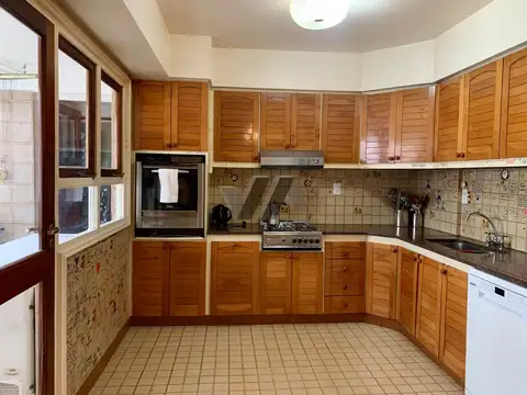 Departamento 4 ambientes con 3 baños