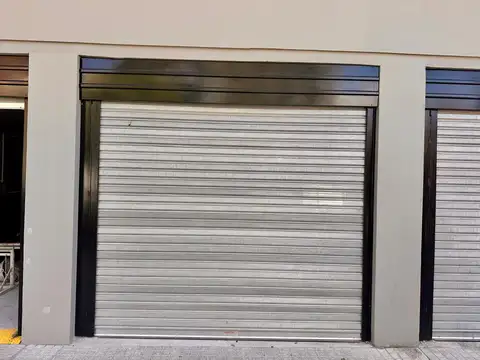 Cochera en Modena 55 MSR. Av Francia 800. Facultad Medicina. Patio de la Madera.