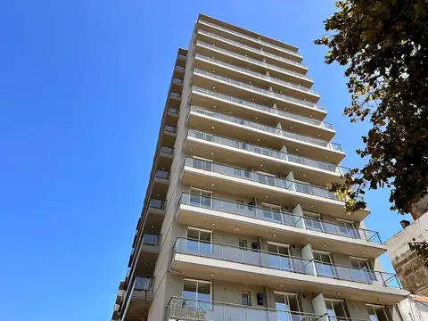 Cochera en Modena 55 MSR. Av Francia 800. Facultad Medicina. Patio de la Madera.