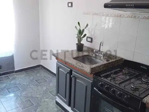 Depto Tipo Casa 2 ambientes con 1 baño