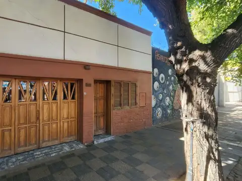Venta Amplia Casa Céntrica 