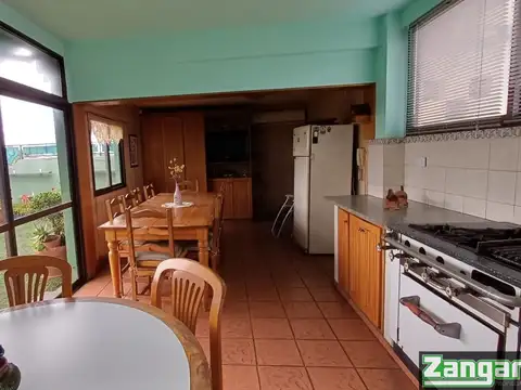 Depto Tipo Casa en Venta 70 años