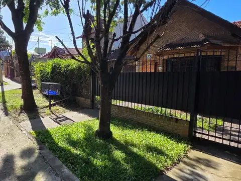 Casa en Venta con 3 cocheras