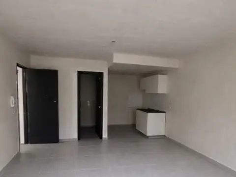Monoambiente en venta Alsina al 400 con patio