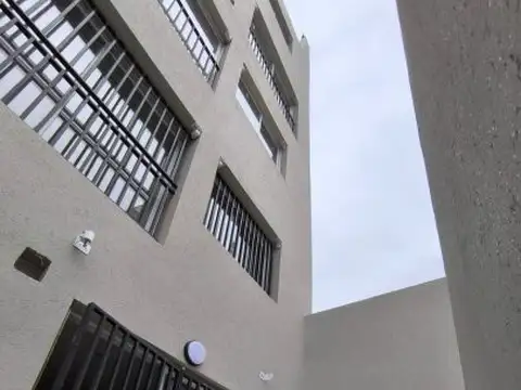 Monoambiente en venta Alsina al 400 con patio