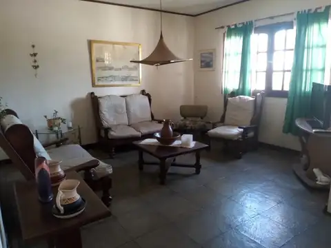 Hosteria las Gemelas Leandro N. Alem 900