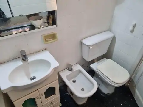 Depto Tipo Casa en Venta 50 años