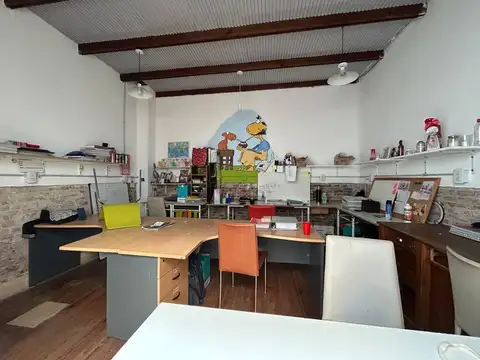 Casa 7 ambientes con 2 baños