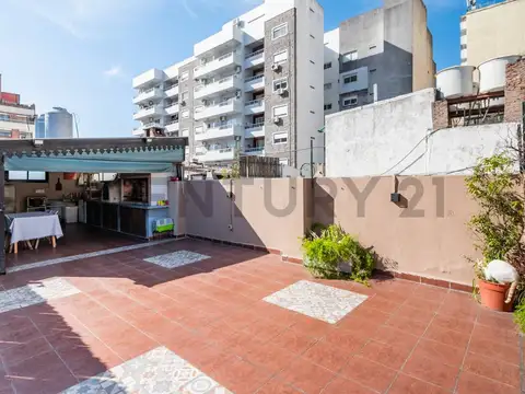 Avenida Rivadavia 6100, Piso 1