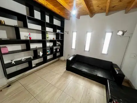Casa 5 ambientes con 1 baño