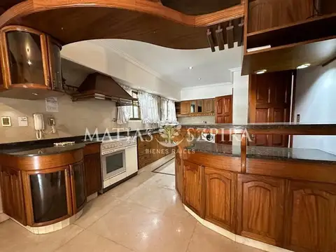 Casa en Venta en Castelar, USD 670.000