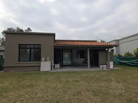 Casa en Venta con 4 cocheras