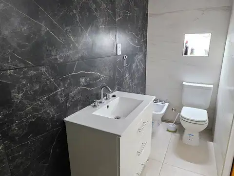 Casa en Alquiler con 1 cochera