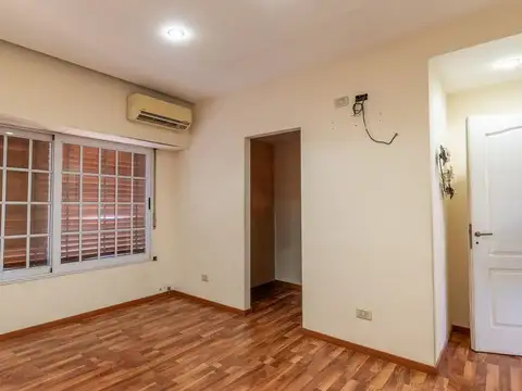 VENTA CASA 5 AMB. C/ PILETA I. CASANOVA