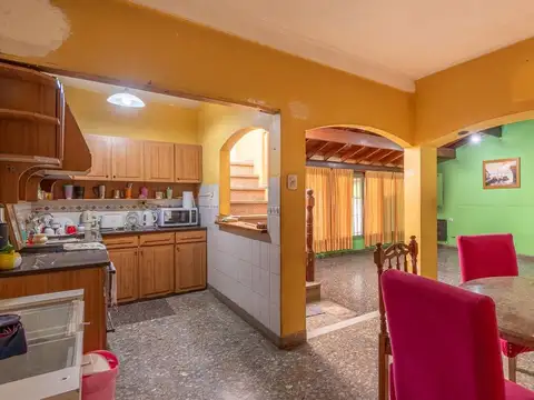 Casa en Venta con 4 cocheras