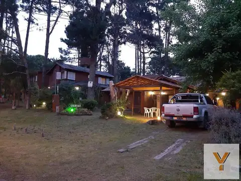 Casa en venta - 5 Dormitorios 3 Baños - Costa del Este